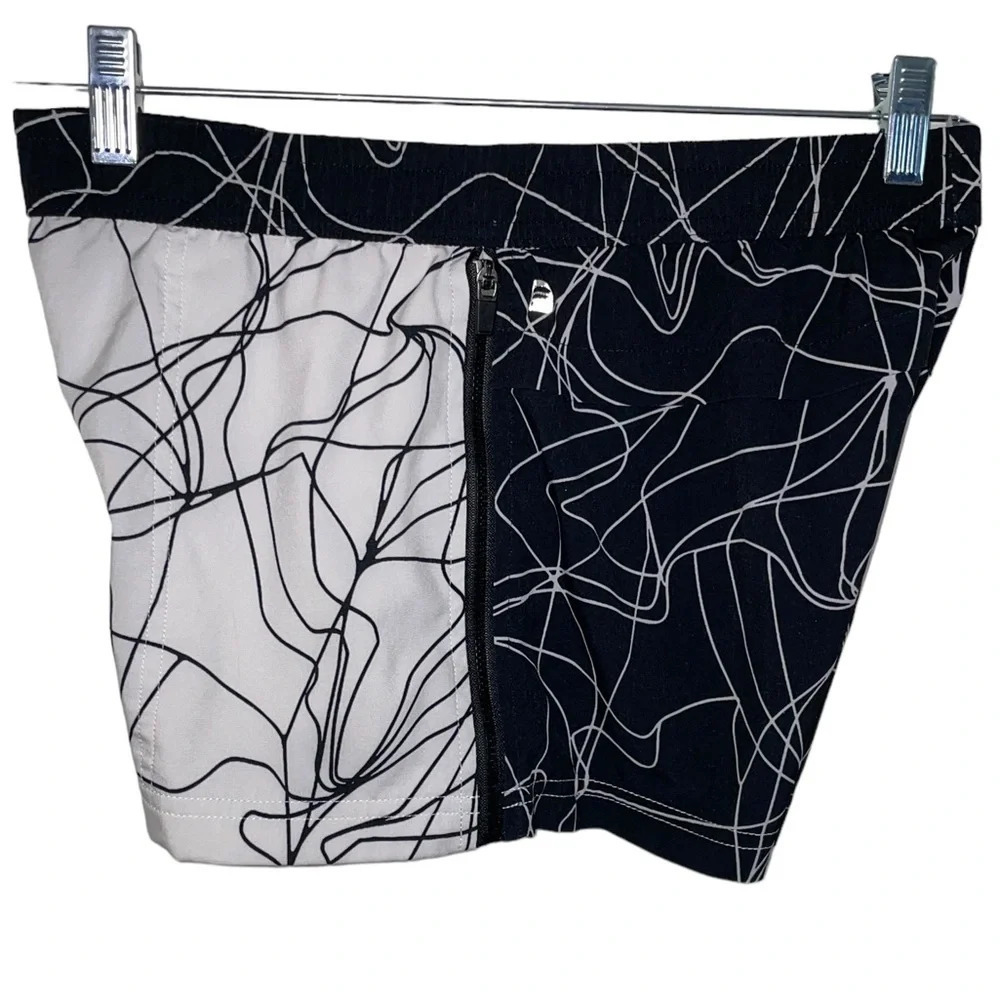 Fabletics XS Eloise Shorts Lightweight Pockets Black White Two Tone Zip Sides